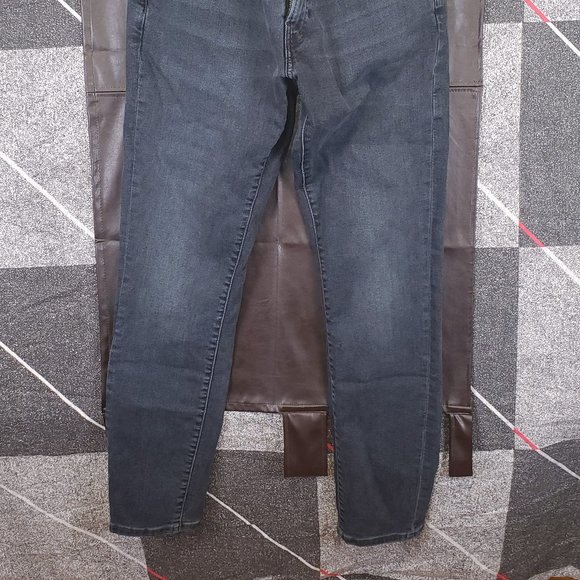 Lucky Brand Jeans 30x31 - Picture 2 of 5